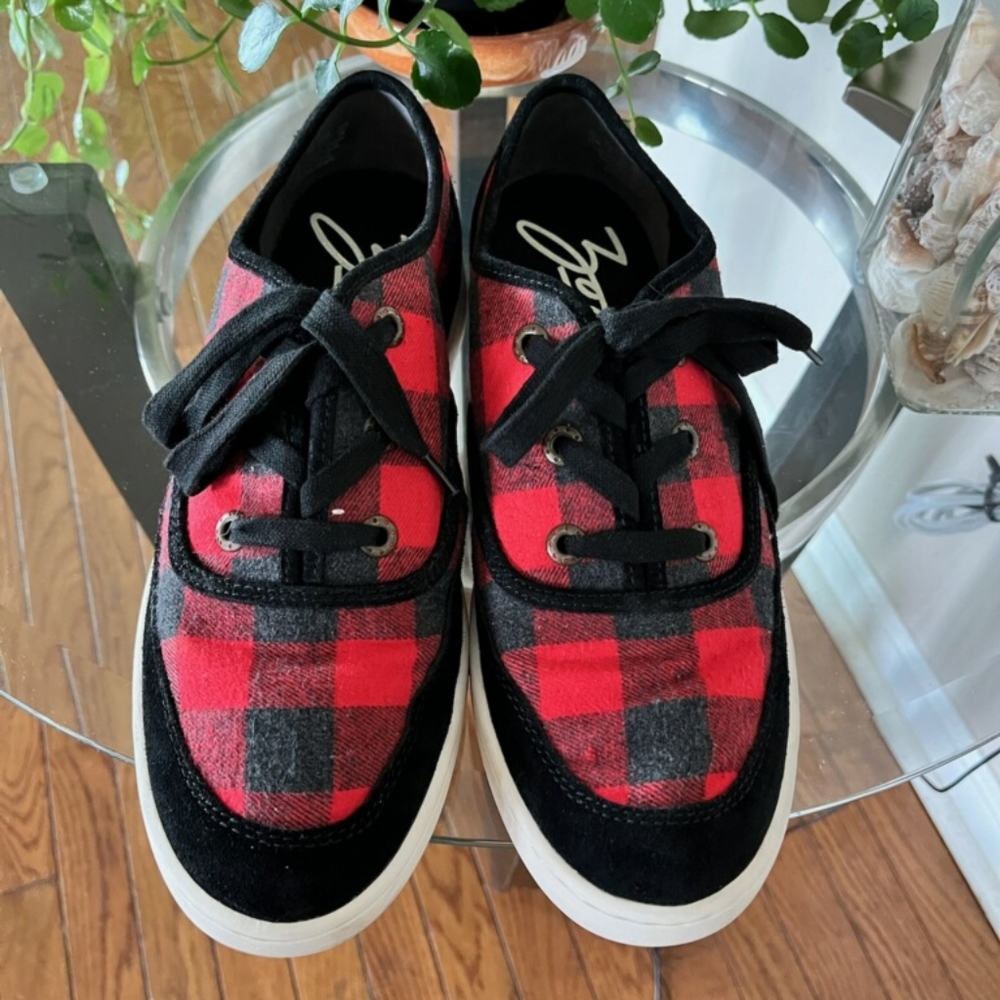 Zodiac Oxfords size 11 M Women's Cheeseburger Red and Black Plaid Oxfords